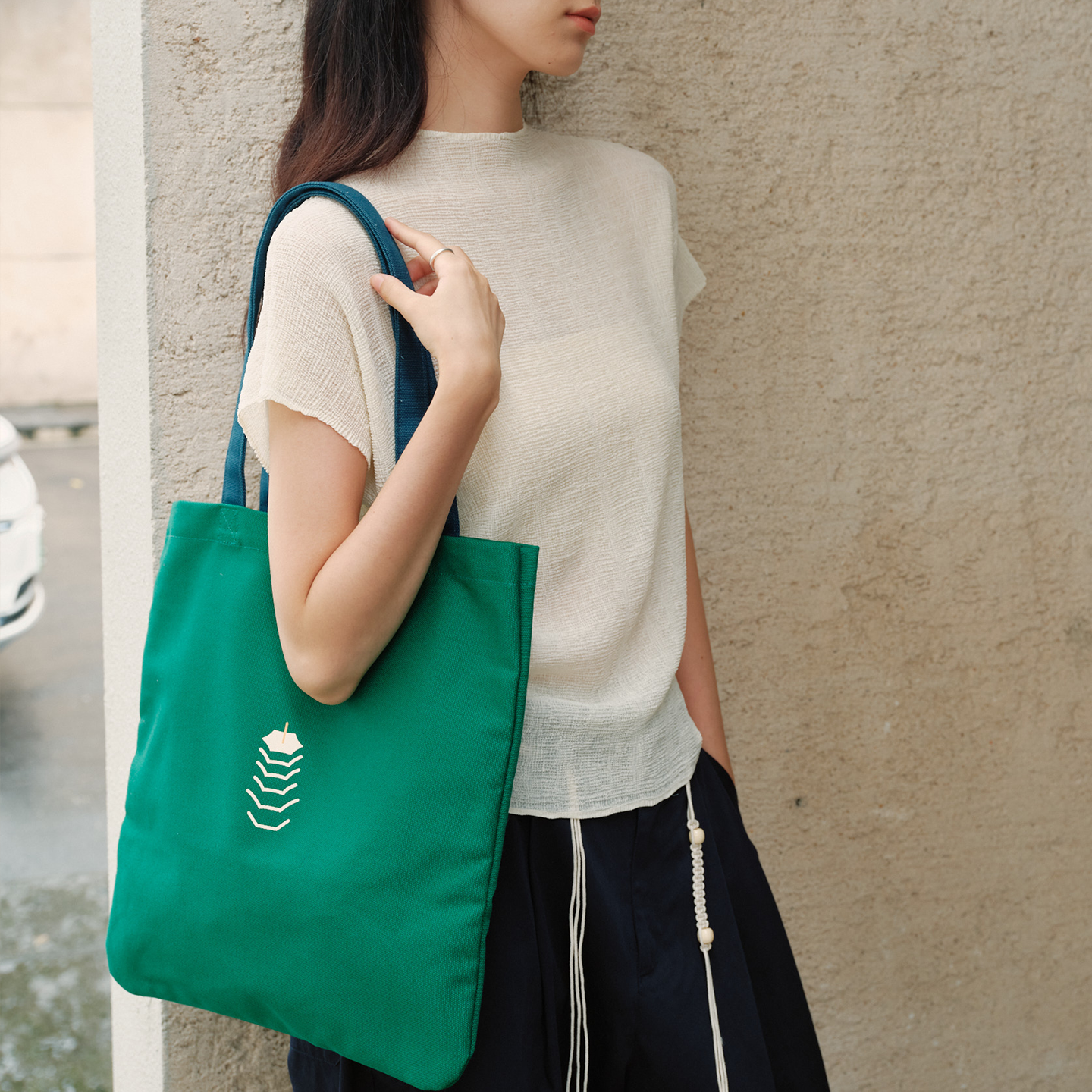 Teto Reve thorn narrative, retro high-end relaxation canvas bag versatile, Nantong's three towers contrasting color versatile