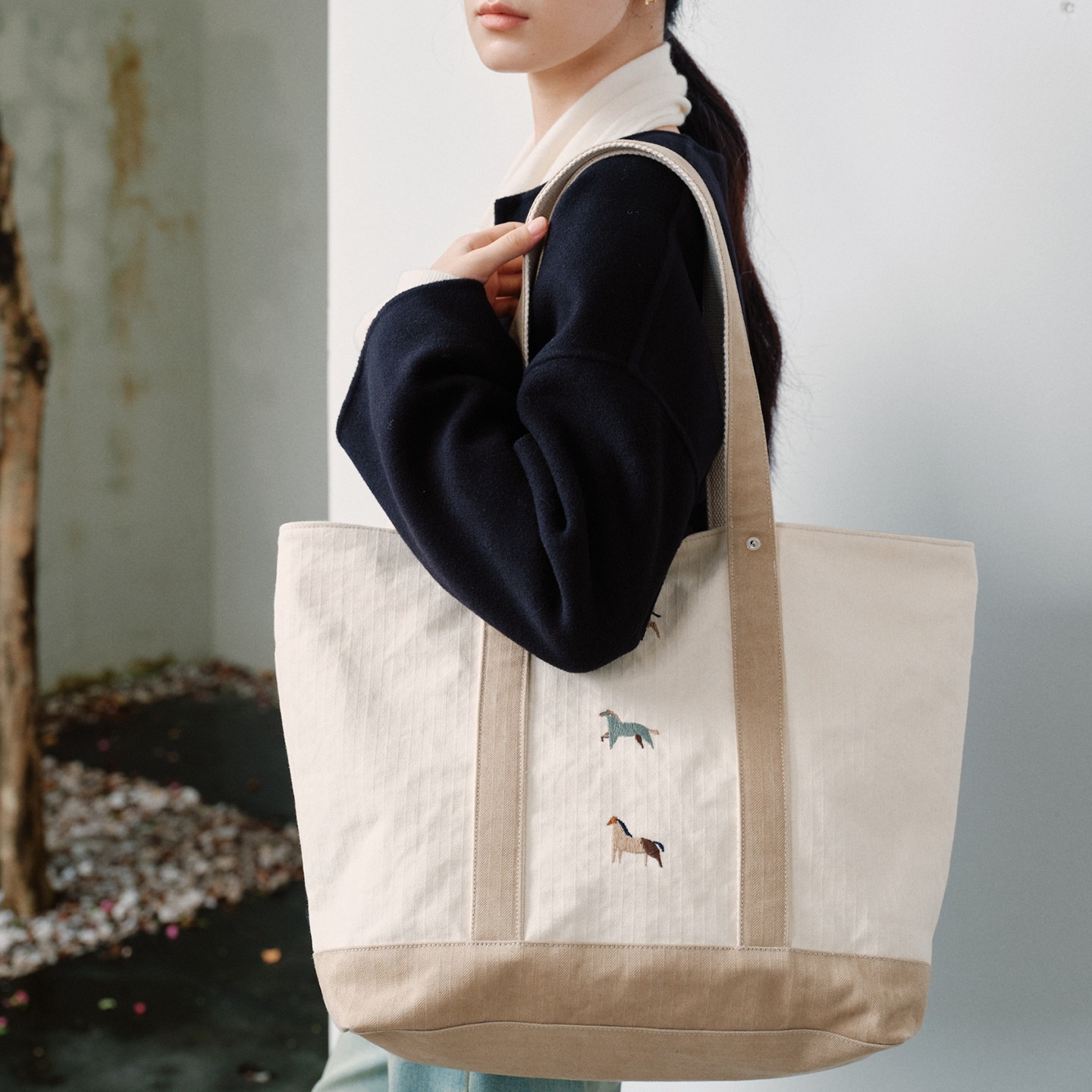 Teto Reve thorn narrative, literary and simple canvas bag niche design commuter leisure autumn and winter versatile