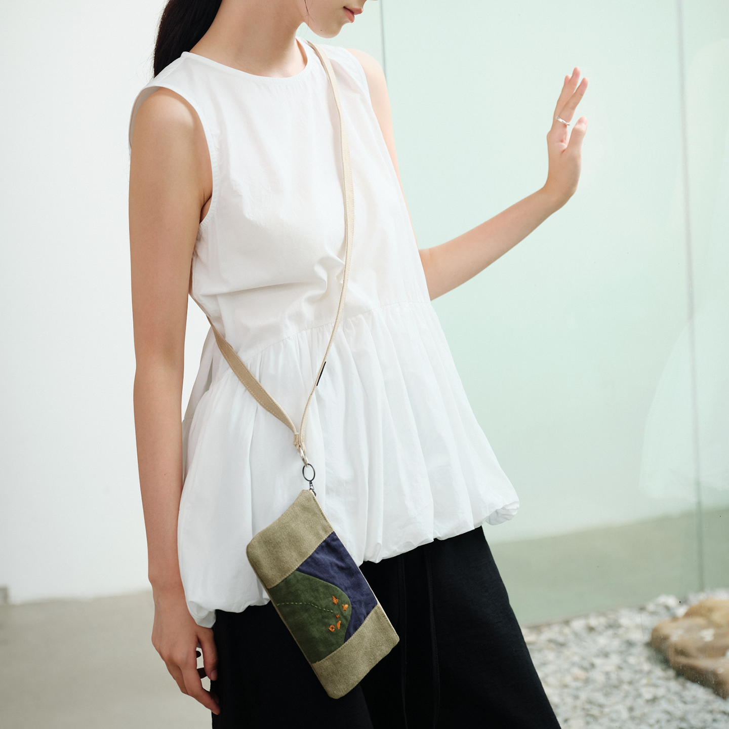 Teto Reve thorn narrative, retro design sense canvas pencil case, high sense relaxation small bag, four mountains of Nantong